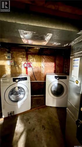 217 L Avenue N, Saskatoon, SK - Indoor Photo Showing Laundry Room