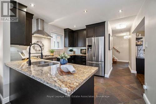 7321 Sandhurst Drive, Mississauga, ON - Indoor Photo Showing Kitchen With Double Sink With Upgraded Kitchen