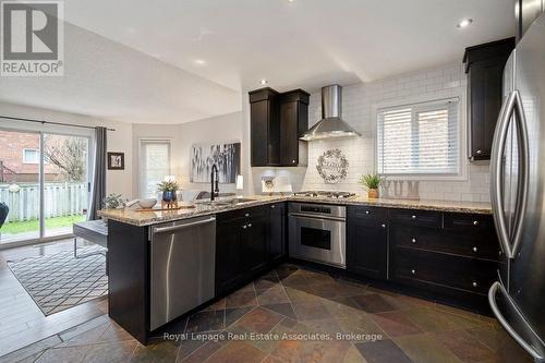 7321 Sandhurst Drive, Mississauga, ON - Indoor Photo Showing Kitchen
