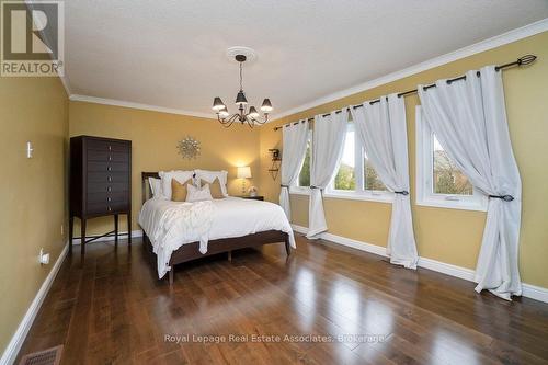 7321 Sandhurst Drive, Mississauga, ON - Indoor Photo Showing Bedroom
