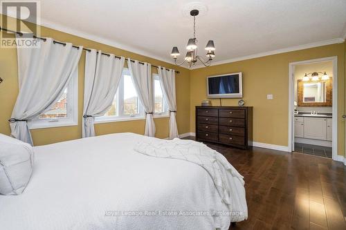 7321 Sandhurst Drive, Mississauga, ON - Indoor Photo Showing Bedroom
