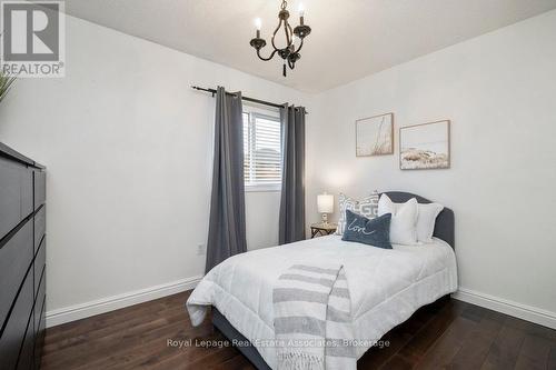 7321 Sandhurst Drive, Mississauga, ON - Indoor Photo Showing Bedroom