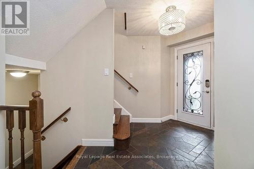 7321 Sandhurst Drive, Mississauga, ON - Indoor Photo Showing Other Room