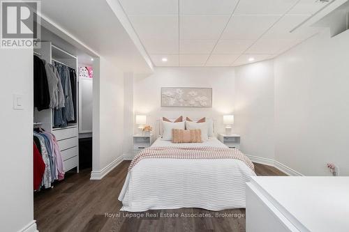 7321 Sandhurst Drive, Mississauga, ON - Indoor Photo Showing Bedroom