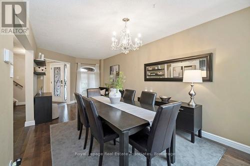 7321 Sandhurst Drive, Mississauga, ON - Indoor Photo Showing Dining Room