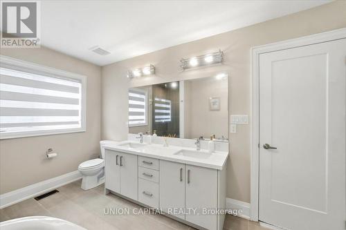 75 Bethpage Crescent, Newmarket, ON - Indoor Photo Showing Bathroom