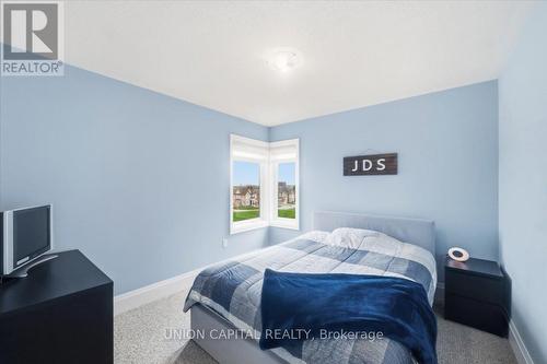 75 Bethpage Crescent, Newmarket, ON - Indoor Photo Showing Bedroom