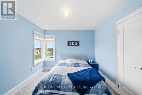 75 Bethpage Crescent, Newmarket, ON - Indoor Photo Showing Bedroom