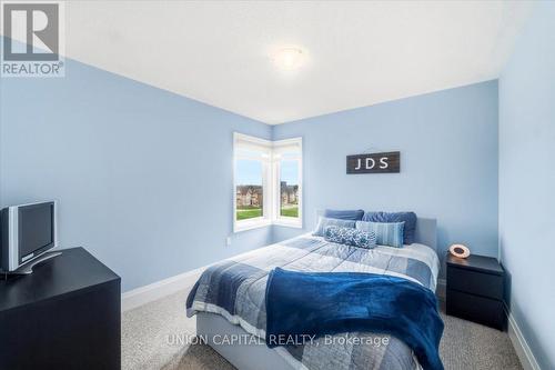 75 Bethpage Crescent, Newmarket, ON - Indoor Photo Showing Bedroom