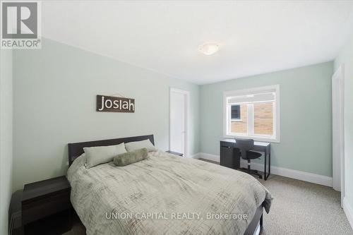 75 Bethpage Crescent, Newmarket, ON - Indoor Photo Showing Bedroom