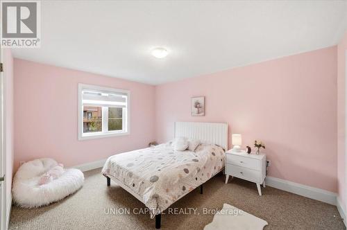 75 Bethpage Crescent, Newmarket, ON - Indoor Photo Showing Bedroom