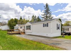 2 Veinot ST  Lincoln, NB E3B 6T3