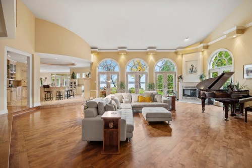 Salon - 20110 Ch. Lakeshore, Baie-D'Urfé, QC - Indoor Photo Showing Living Room
