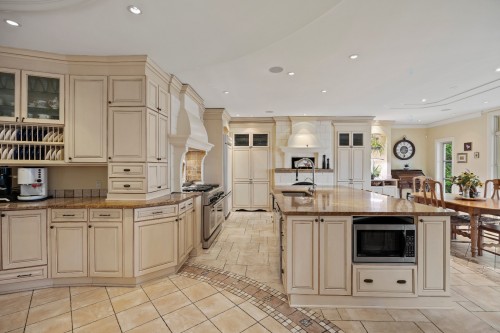 Cuisine - 20110 Ch. Lakeshore, Baie-D'Urfé, QC - Indoor Photo Showing Kitchen