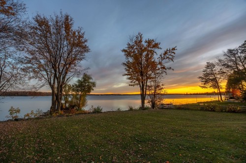 Bord de l'eau - 20110 Ch. Lakeshore, Baie-D'Urfé, QC - Outdoor With Body Of Water With View