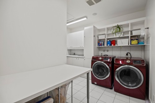 Salle de lavage - 20110 Ch. Lakeshore, Baie-D'Urfé, QC - Indoor Photo Showing Laundry Room