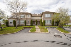 39-794 Rue Jean-Deslauriers Boucherville, QC J4B 0E7