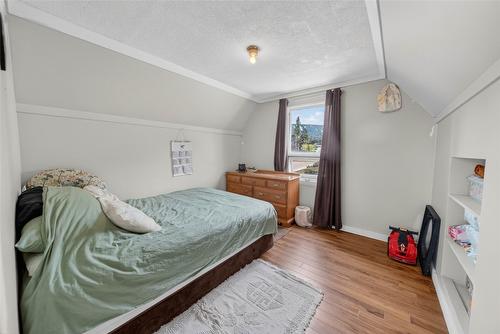 701 5Th Avenue, Kimberley, BC - Indoor Photo Showing Bedroom