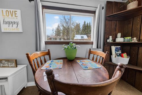 701 5Th Avenue, Kimberley, BC - Indoor Photo Showing Dining Room