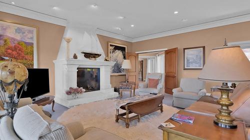 3240 Pooley Road, Kelowna, BC - Indoor Photo Showing Living Room With Fireplace