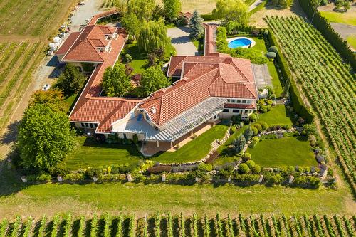 3240 Pooley Road, Kelowna, BC - Outdoor