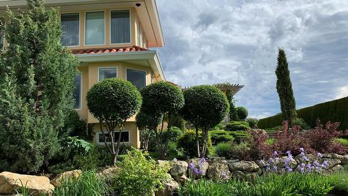 3240 Pooley Road, Kelowna, BC - Outdoor
