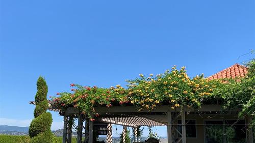 3240 Pooley Road, Kelowna, BC - Outdoor