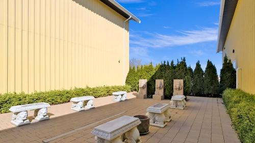 3240 Pooley Road, Kelowna, BC - Outdoor
