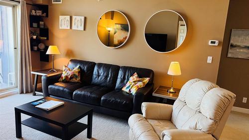 3412-205 Third Avenue, Invermere, BC - Indoor Photo Showing Living Room