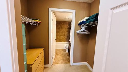 3412-205 Third Avenue, Invermere, BC - Indoor