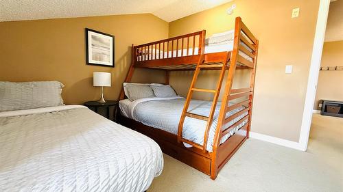 3412-205 Third Avenue, Invermere, BC - Indoor Photo Showing Bedroom