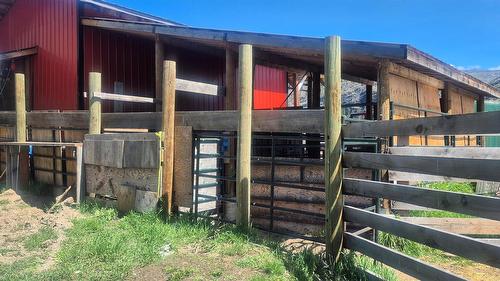 2825 33 Highway, Westbridge, BC 