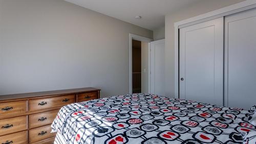 172-4025 Gellatly Road, West Kelowna, BC - Indoor Photo Showing Bedroom