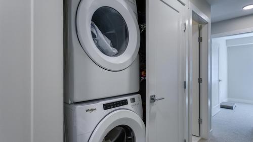 172-4025 Gellatly Road, West Kelowna, BC - Indoor Photo Showing Laundry Room