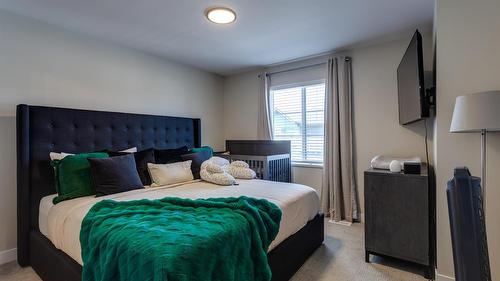 173-4025 Gellatly Road, West Kelowna, BC - Indoor Photo Showing Bedroom