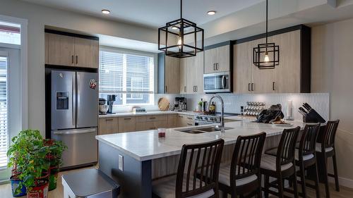 173-4025 Gellatly Road, West Kelowna, BC - Indoor Photo Showing Kitchen With Double Sink