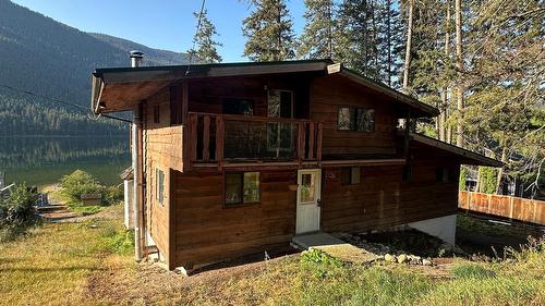 2236 OJIBWAY Road  Kamloops, BC V2H 1P9
