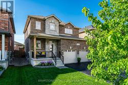 15 LOWRY COURT Barrie, ON L4N 7N3