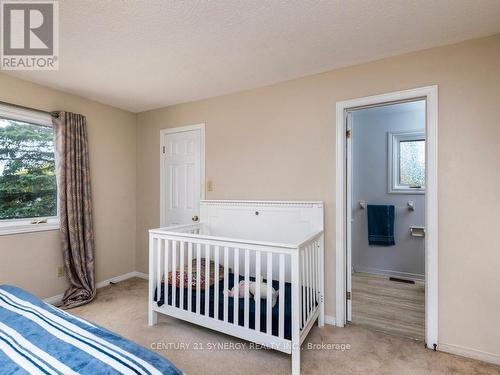 Primary Bedroom with 4 piece bath & walk-in closet - 1 Winnegreen Court, Ottawa, ON 