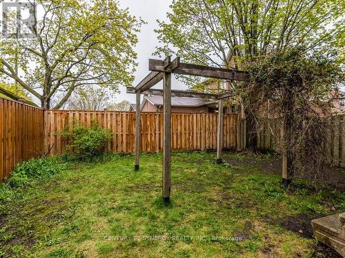 1 Winnegreen Court, Ottawa, ON 