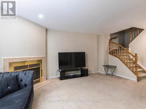 1 Winnegreen Court, Ottawa, ON 