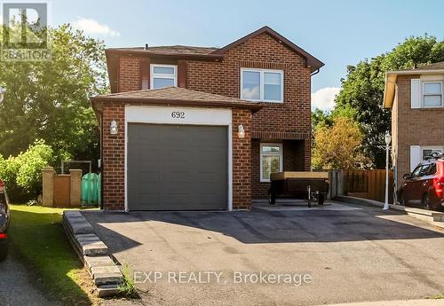 692 SULTANA SQUARE  Pickering, ON L1V 3Y3