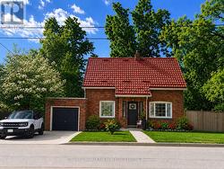 35 GROVE STREET E Barrie, ON L4M 2N8