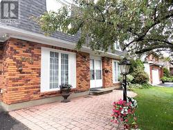 3288 CLEARWATER CRESCENT  Ottawa, ON K1V 7S2