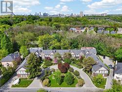 B - 93B DOUGLAS CRESCENT Toronto, ON M4W 2E6