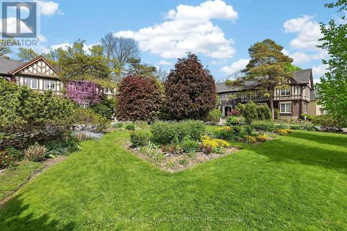 Gardens - B - 93B Douglas Crescent, Toronto, ON 