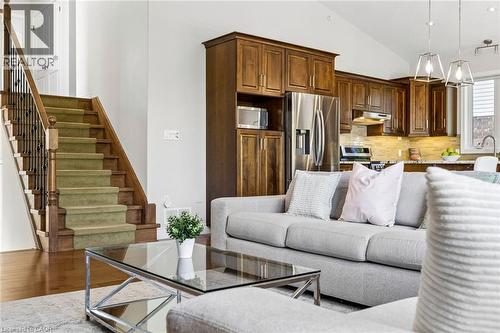 91 Gouda Place, Cambridge, ON - Indoor Photo Showing Living Room
