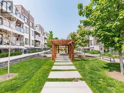 301 - 6 DRUMMOND STREET Toronto, ON M8V 1Y8