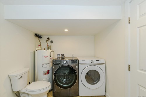 585 Baker St, Saanich, BC 