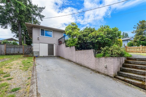 585 Baker St, Saanich, BC 